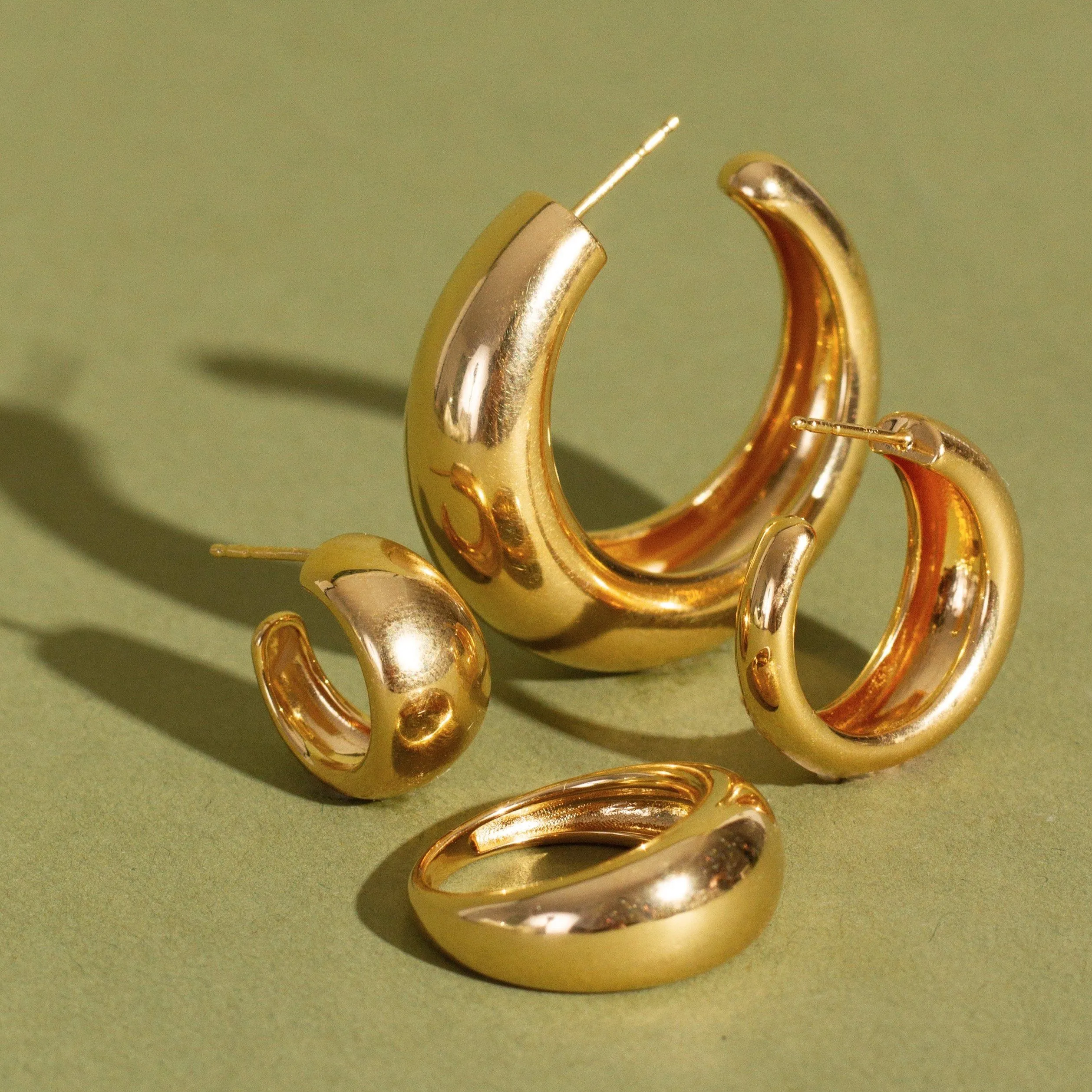 Gold Smooth Arch Hoops Medium