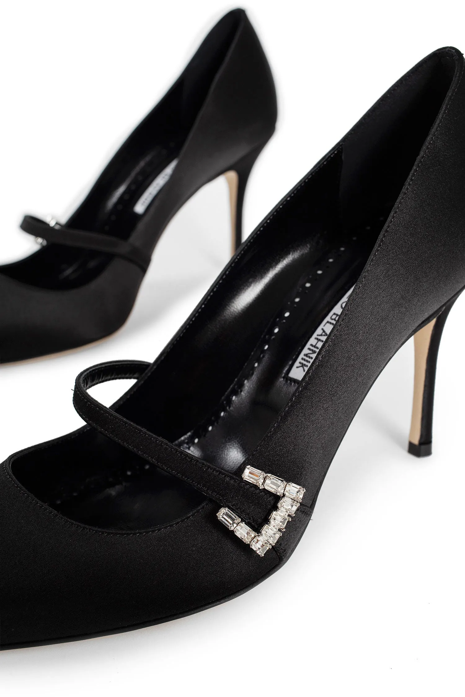 MANOLO BLAHNIK WOMAN BLACK PUMPS